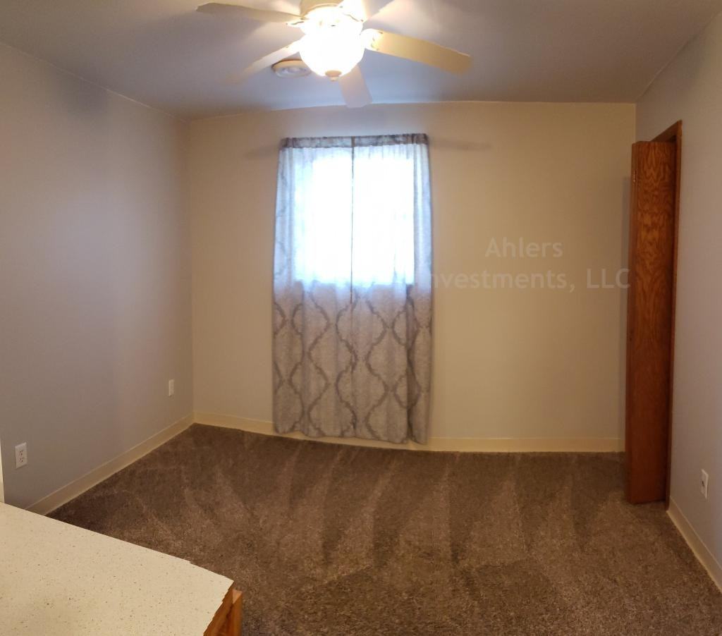 26 N Broadway St - Photo 3 of 8
