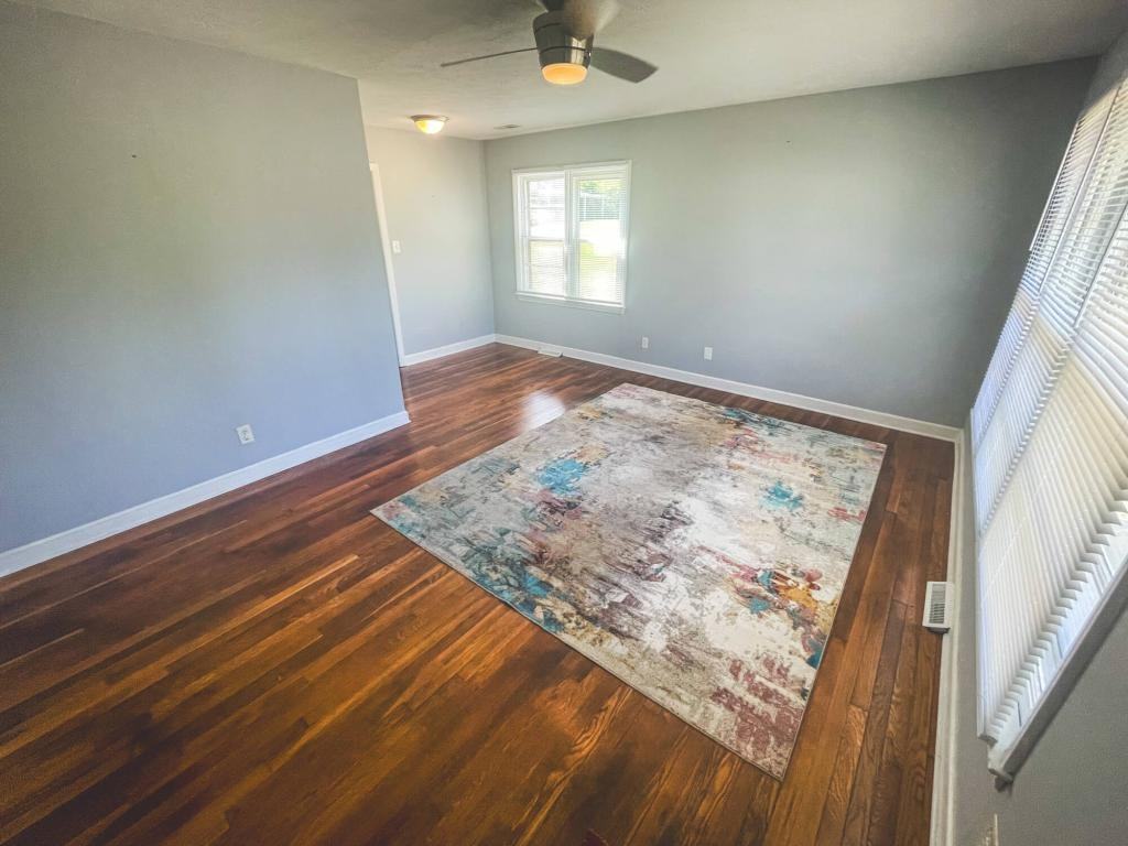 700 W Cedar St - Photo 4 of 21