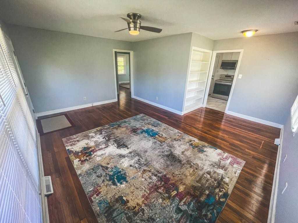 700 W Cedar St - Photo 5 of 21