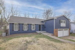 featured image of 10530 W 92nd Pl