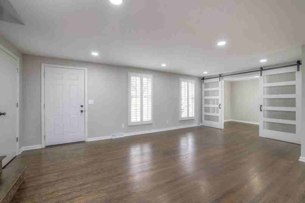 10530 W 92nd Pl - Photo 4 of 39