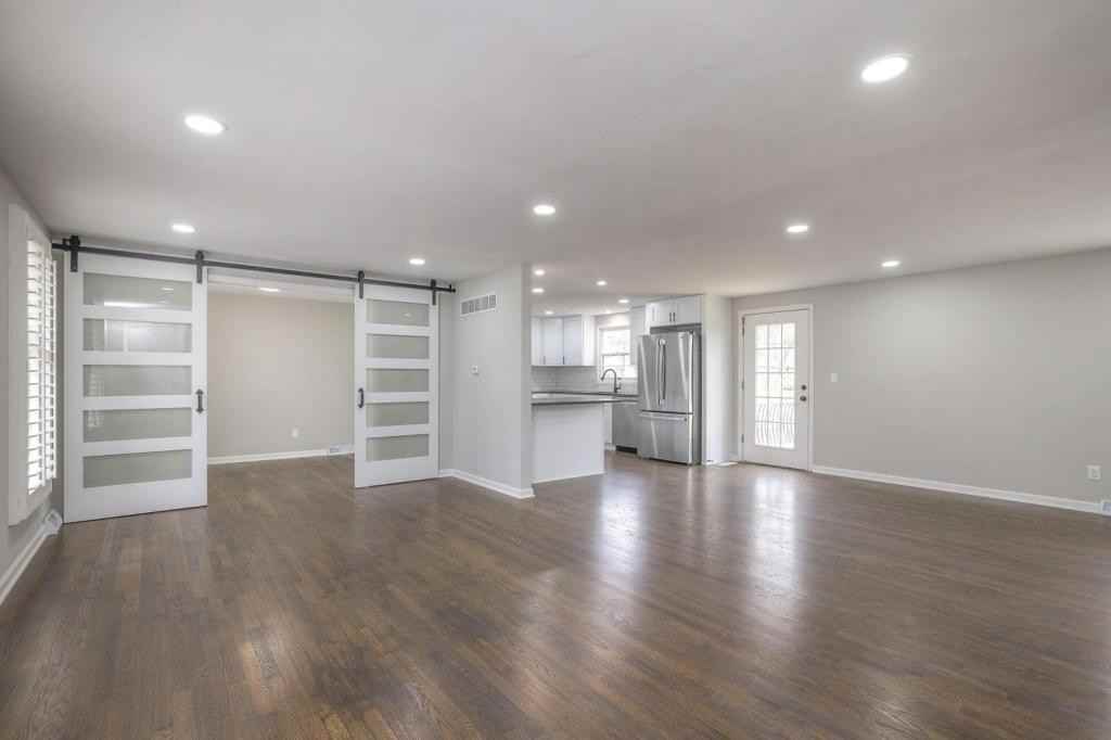10530 W 92nd Pl - Photo 6 of 39