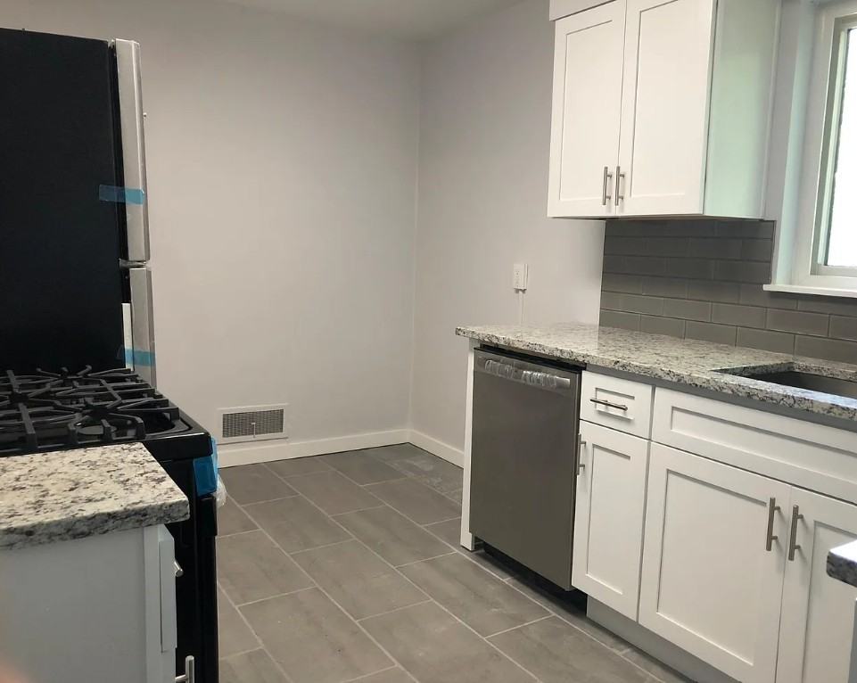 150 E Garfield Ave - Photo 2 of 5