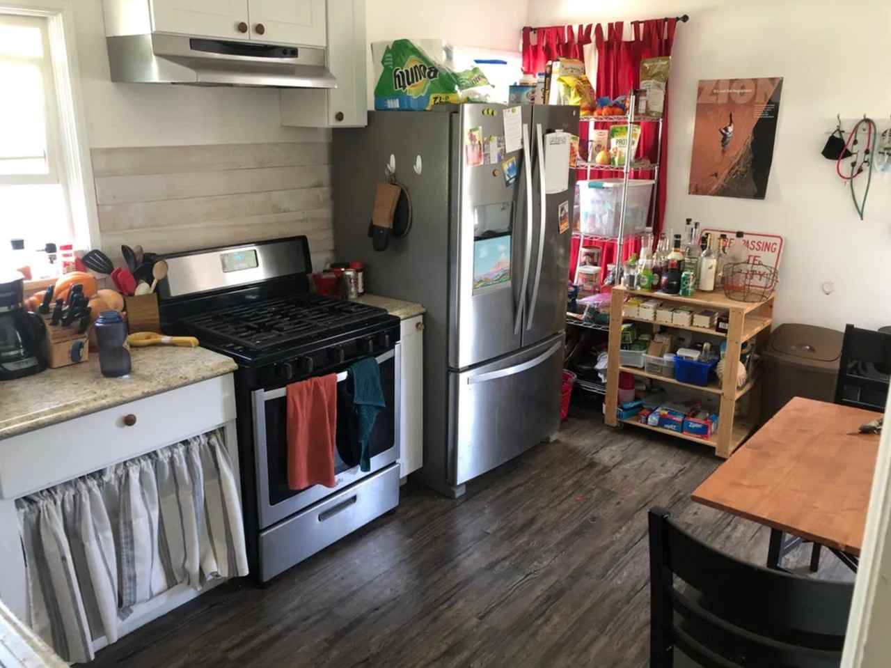 1939 E St - Photo 5 of 11