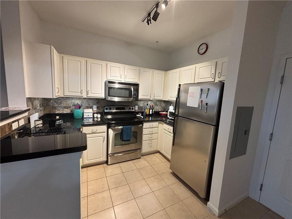 1000 Providence Pl ##221 - Photo 6 of 14