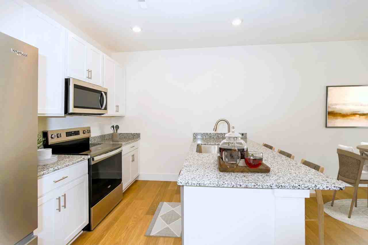 2428 Legg Crk Ln - Photo 2 of 18