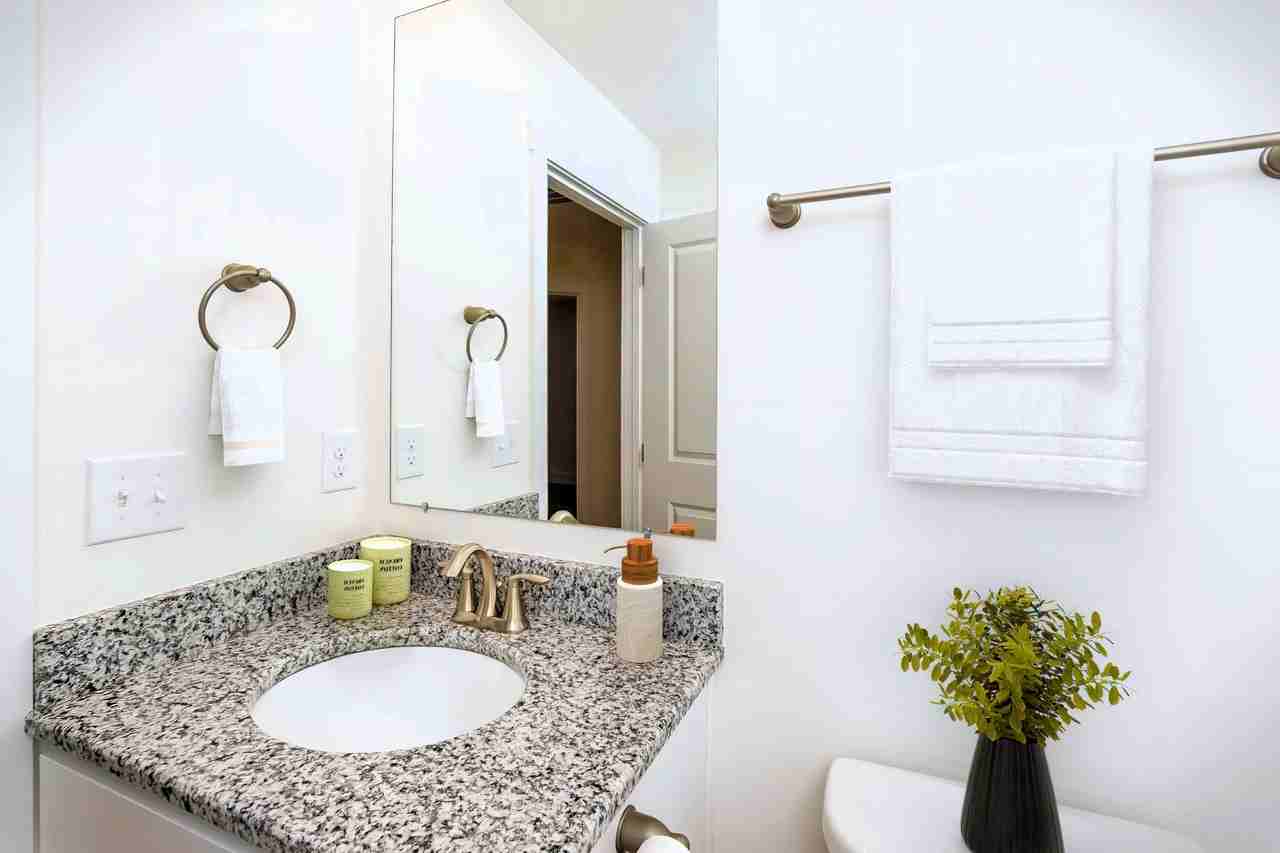 2428 Legg Crk Ln - Photo 4 of 18