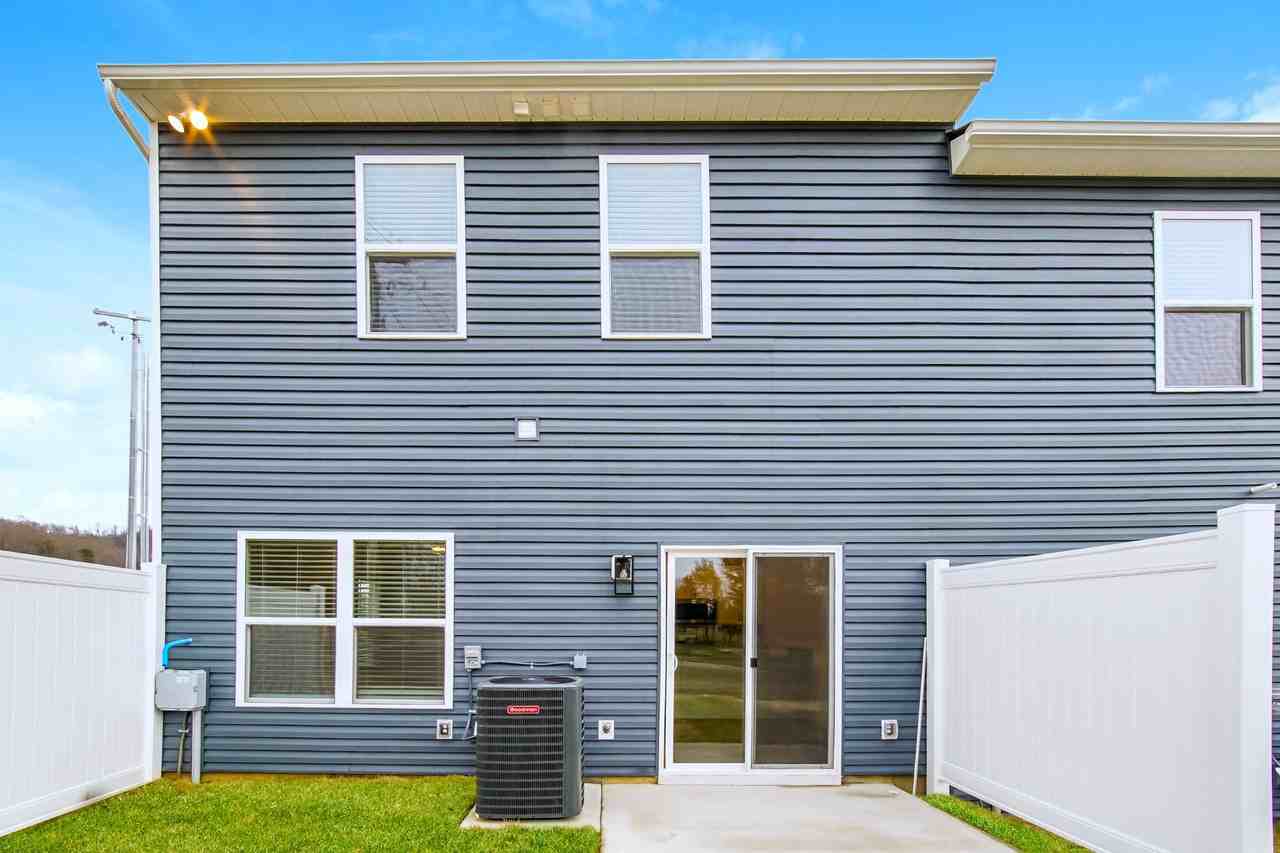 2422 Legg Crk Ln - Photo 7 of 18