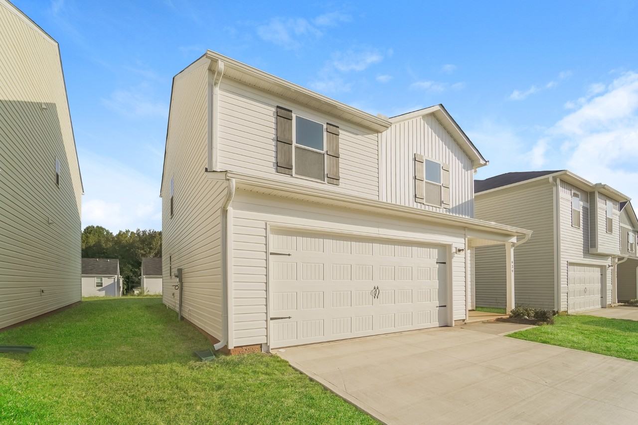 639 Farmstead Trl - Photo 3 of 16