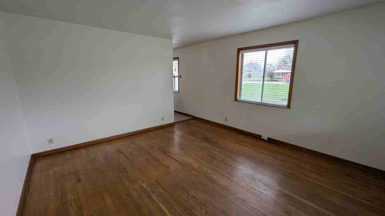 946 N Hamilton Ave #946 - Photo 3 of 8