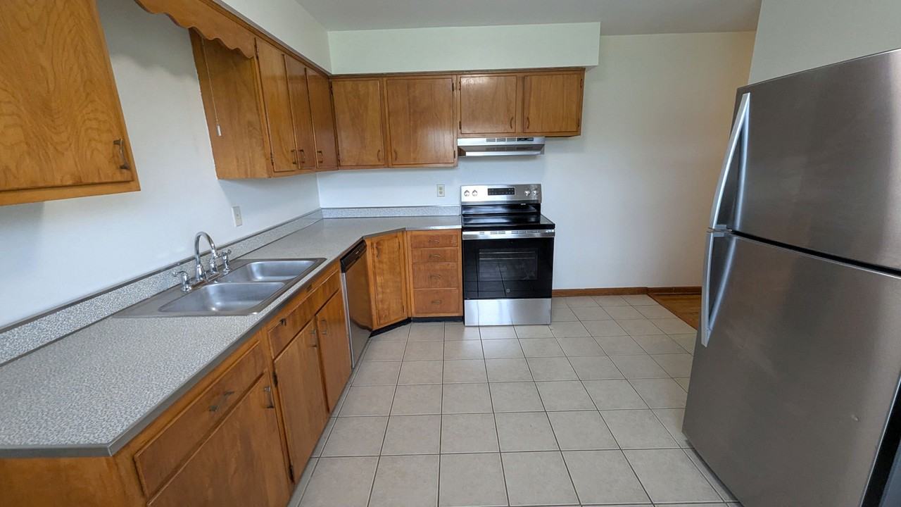 946 N Hamilton Ave #946 - Photo 5 of 8
