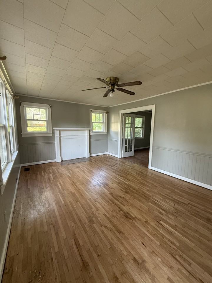 1409 W 5th Ave - Photo 2 of 10