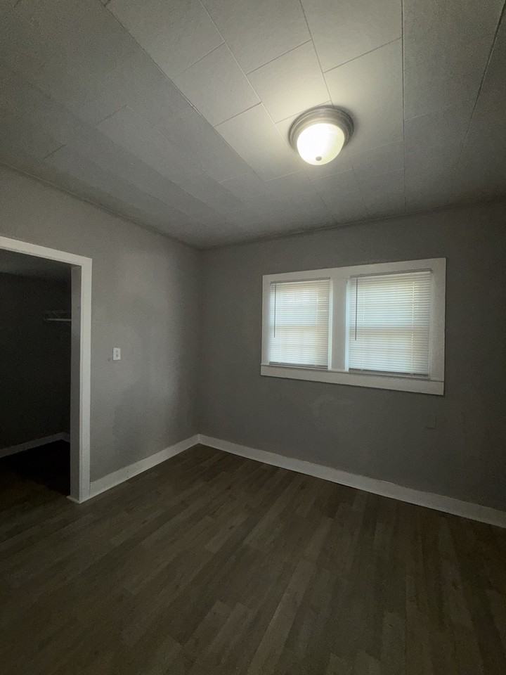 322 S Liberty St - Photo 7 of 10