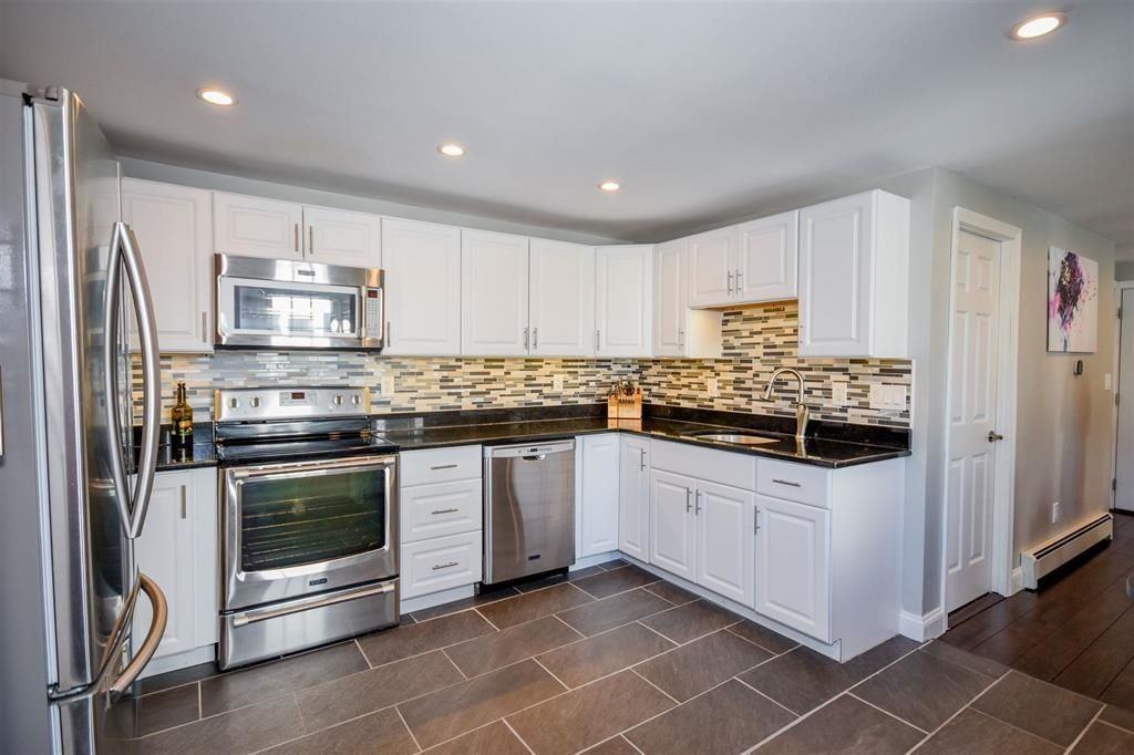 87 Union St ##2 - Photo 3 of 22