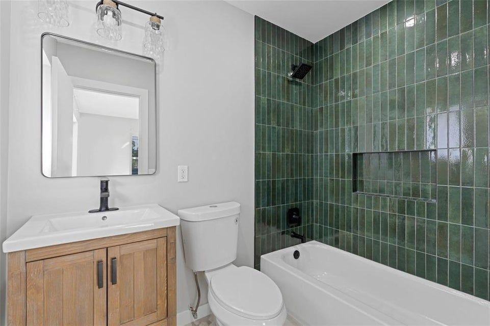 2000 Se 26th Ave - Photo 3 of 9