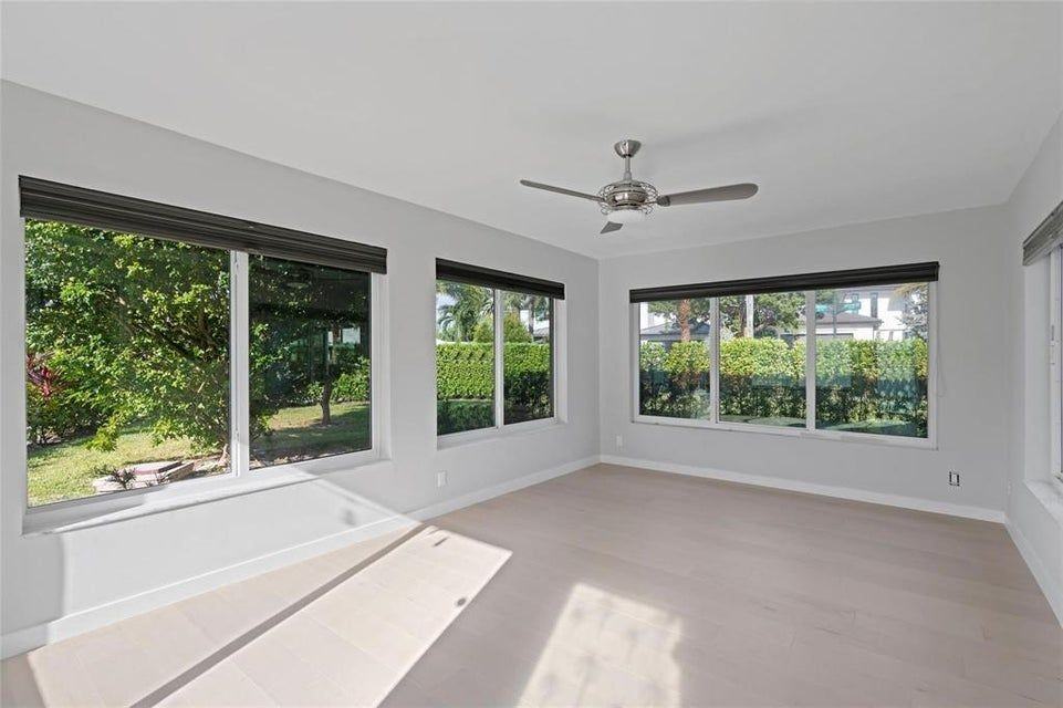 2000 Se 26th Ave - Photo 5 of 9