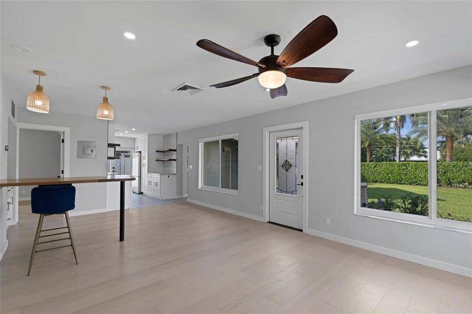 2000 Se 26th Ave - Photo 6 of 9