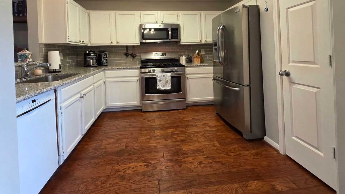 7207 Brockington Dr - Photo 6 of 19