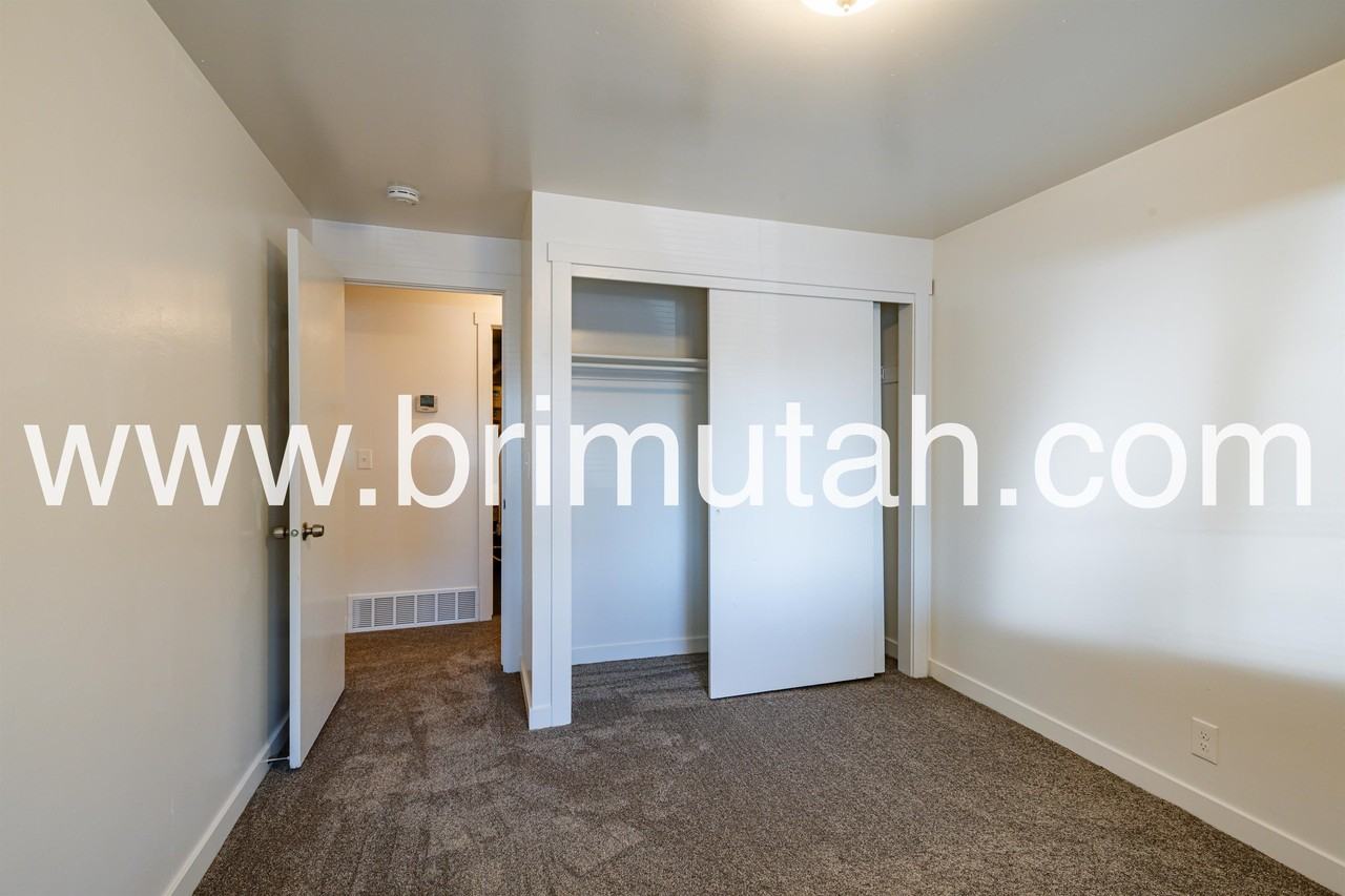 1877 E Osage Orange Ave #3 - Photo 2 of 24