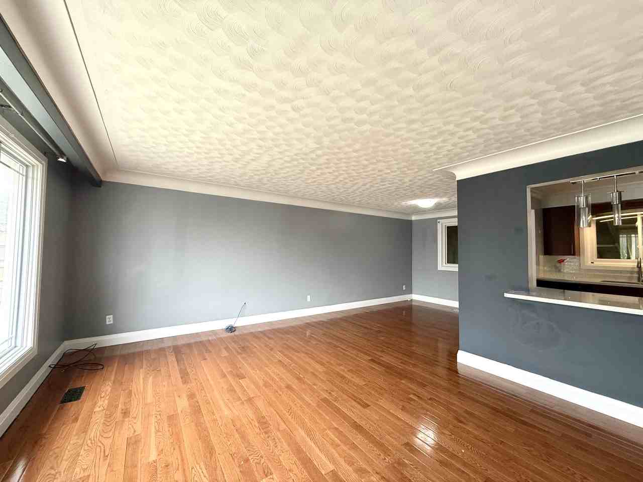 585 Mohawk Rd E - Photo 2 of 10