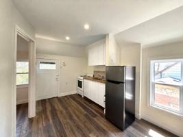 featured image of 21 Locke St S