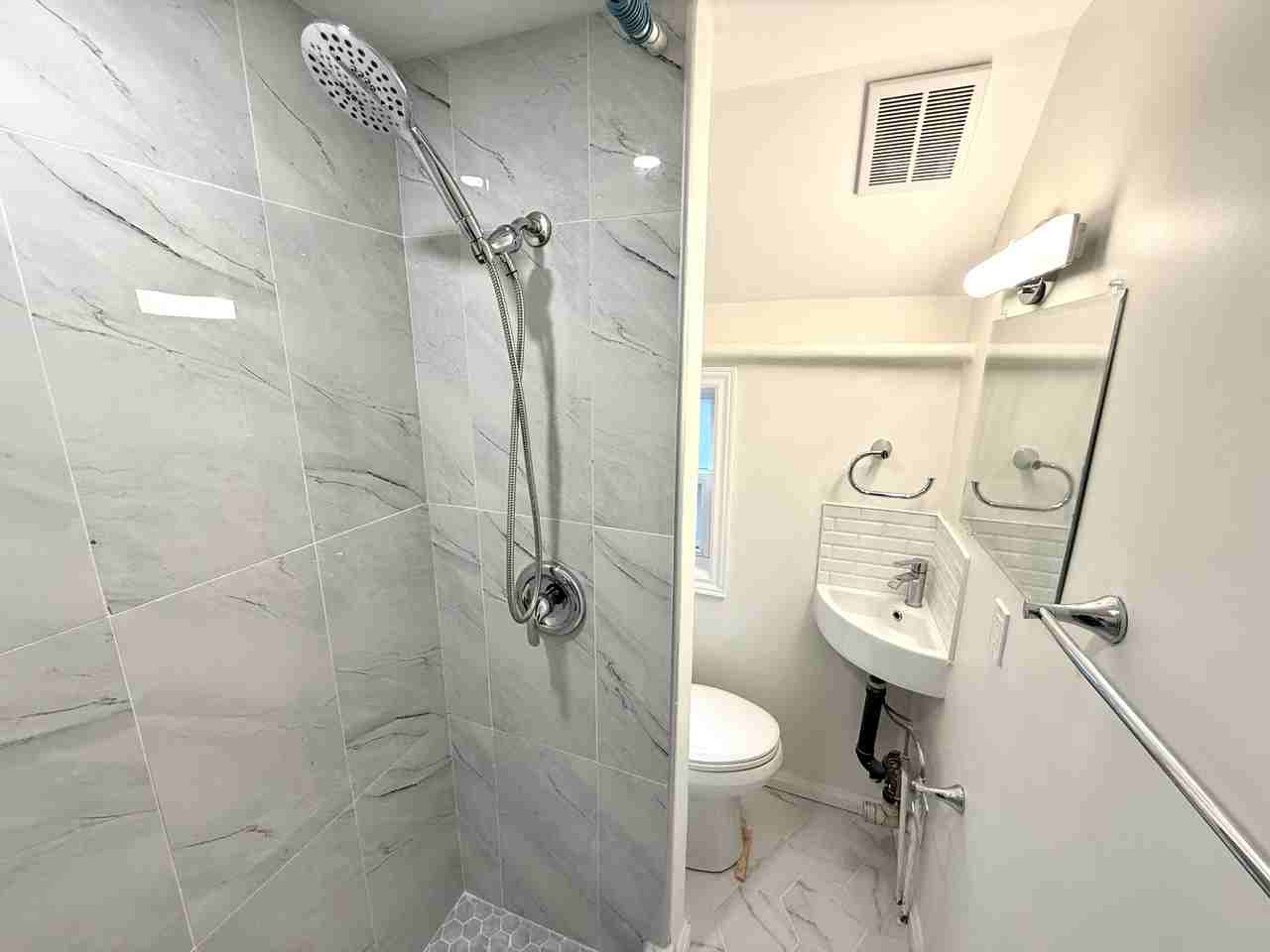 21 Locke St S - Photo 3 of 5