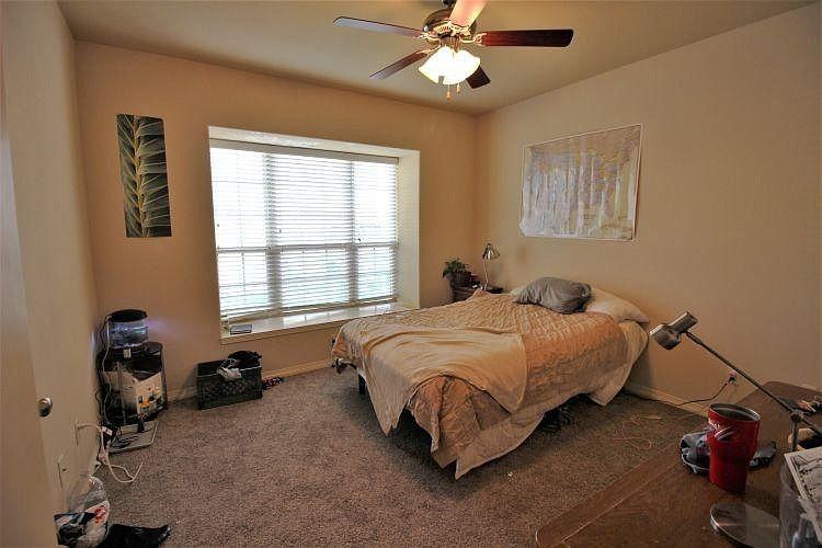 104 Richards St - Photo 6 of 11