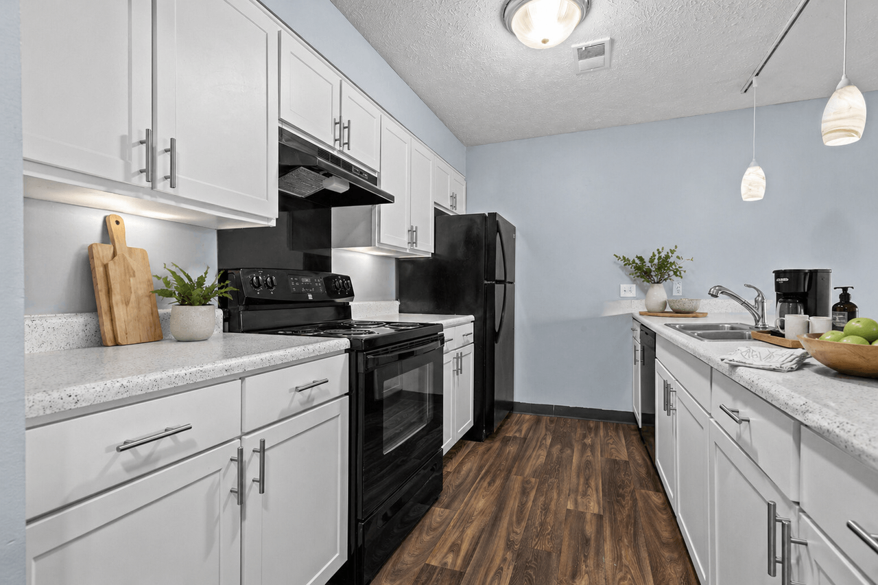 Fairfax Apartments - Lansing, MI - Photo 2 of 33