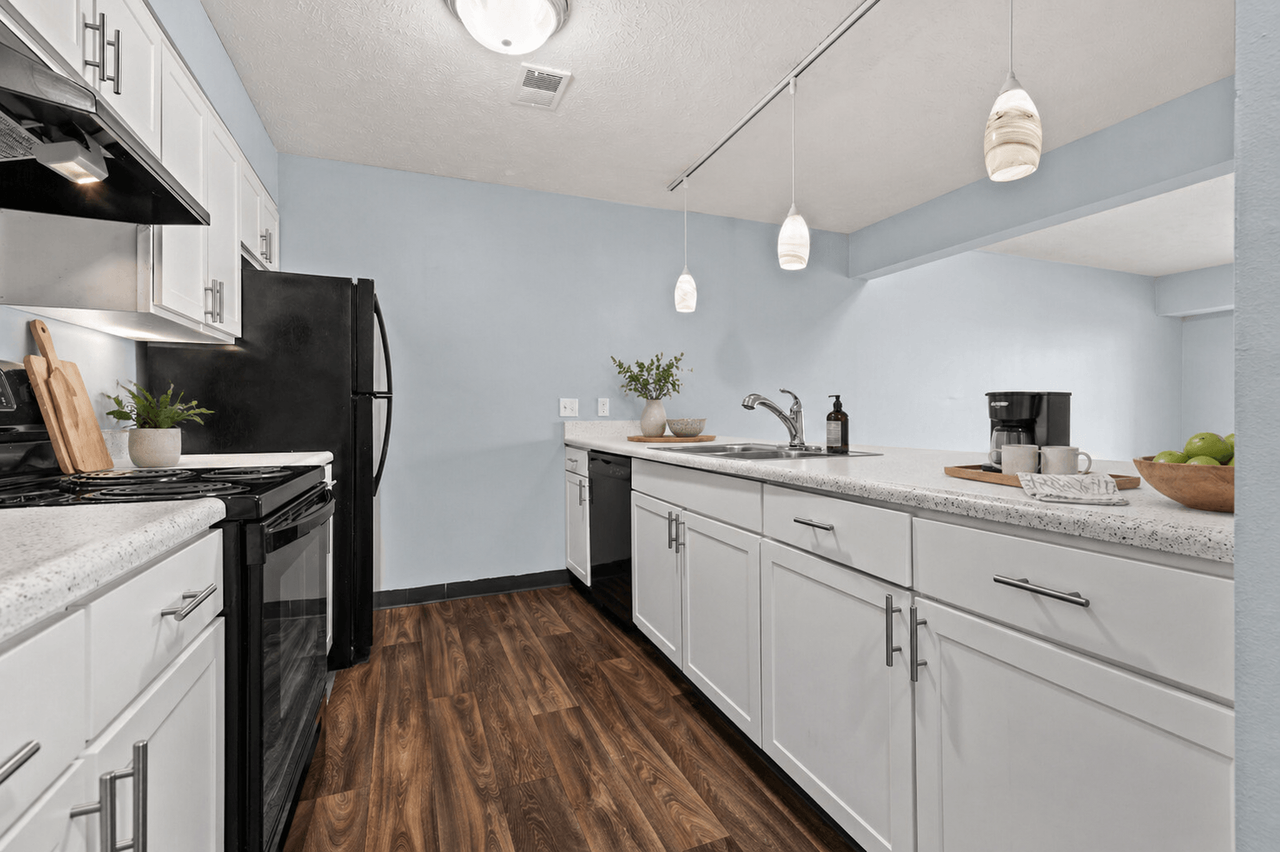 Fairfax Apartments - Lansing, MI - Photo 4 of 33