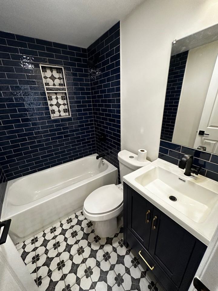 1463 Essex St #1 - Photo 7 of 14