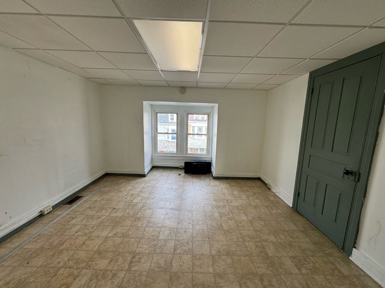 902 W College Ave #2 - Photo 6 of 22