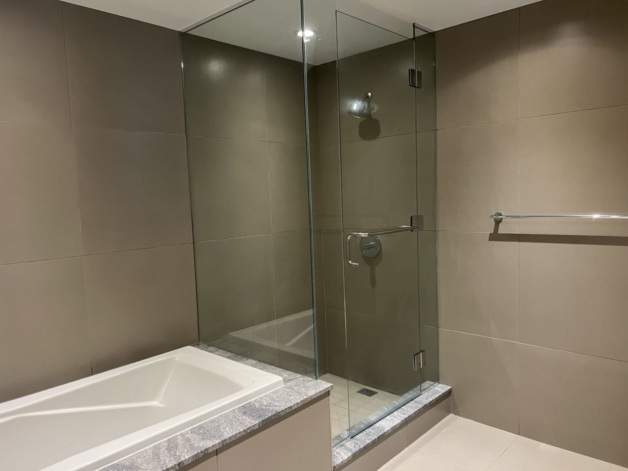 728 West 8th Avenue - Photo 4 of 9