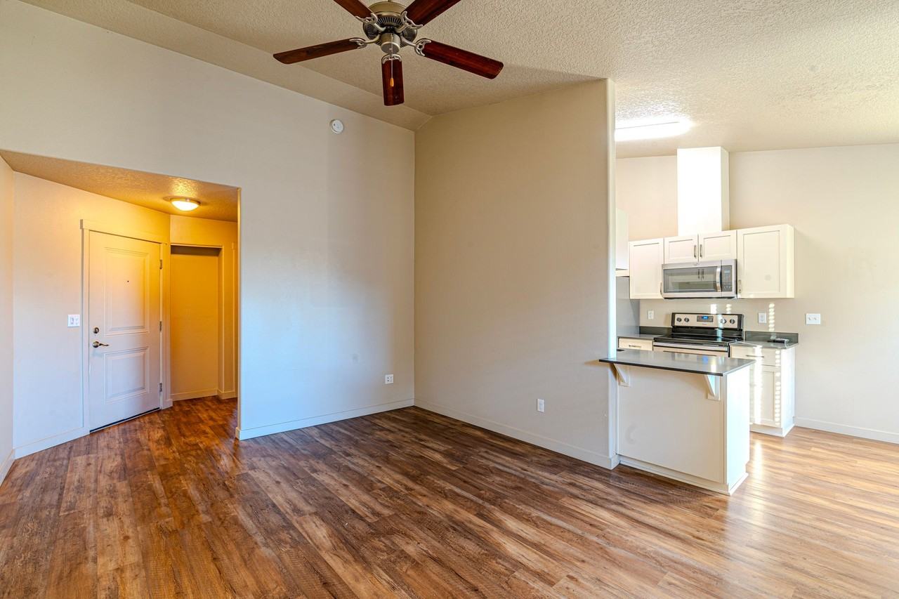 117 - Gravens Grove - Photo 2 of 10
