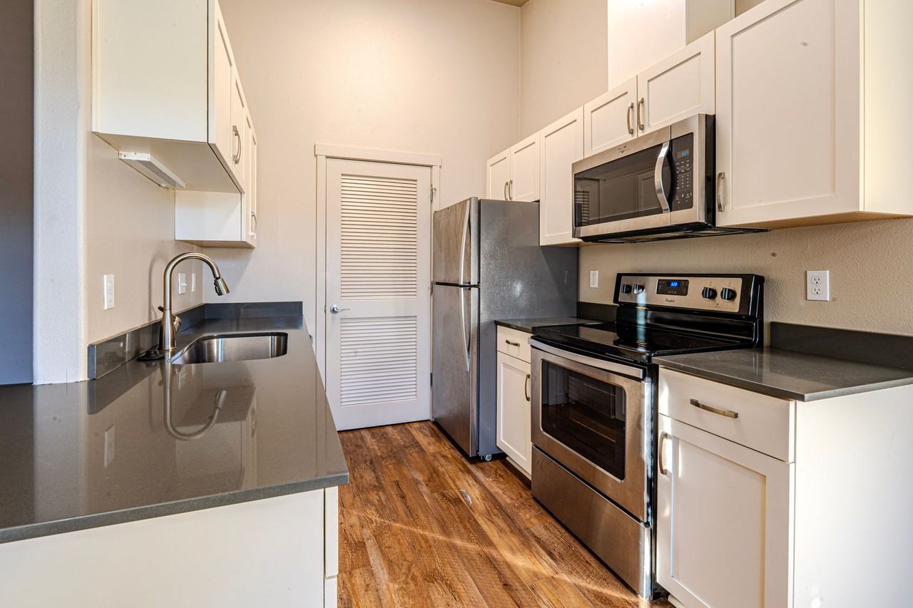 117 - Gravens Grove - Photo 3 of 10