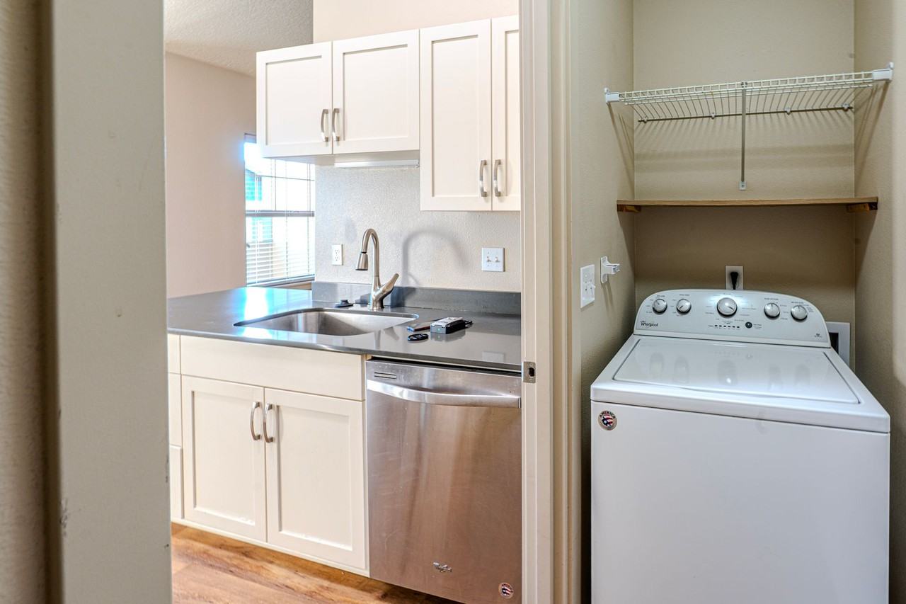 117 - Gravens Grove - Photo 4 of 10