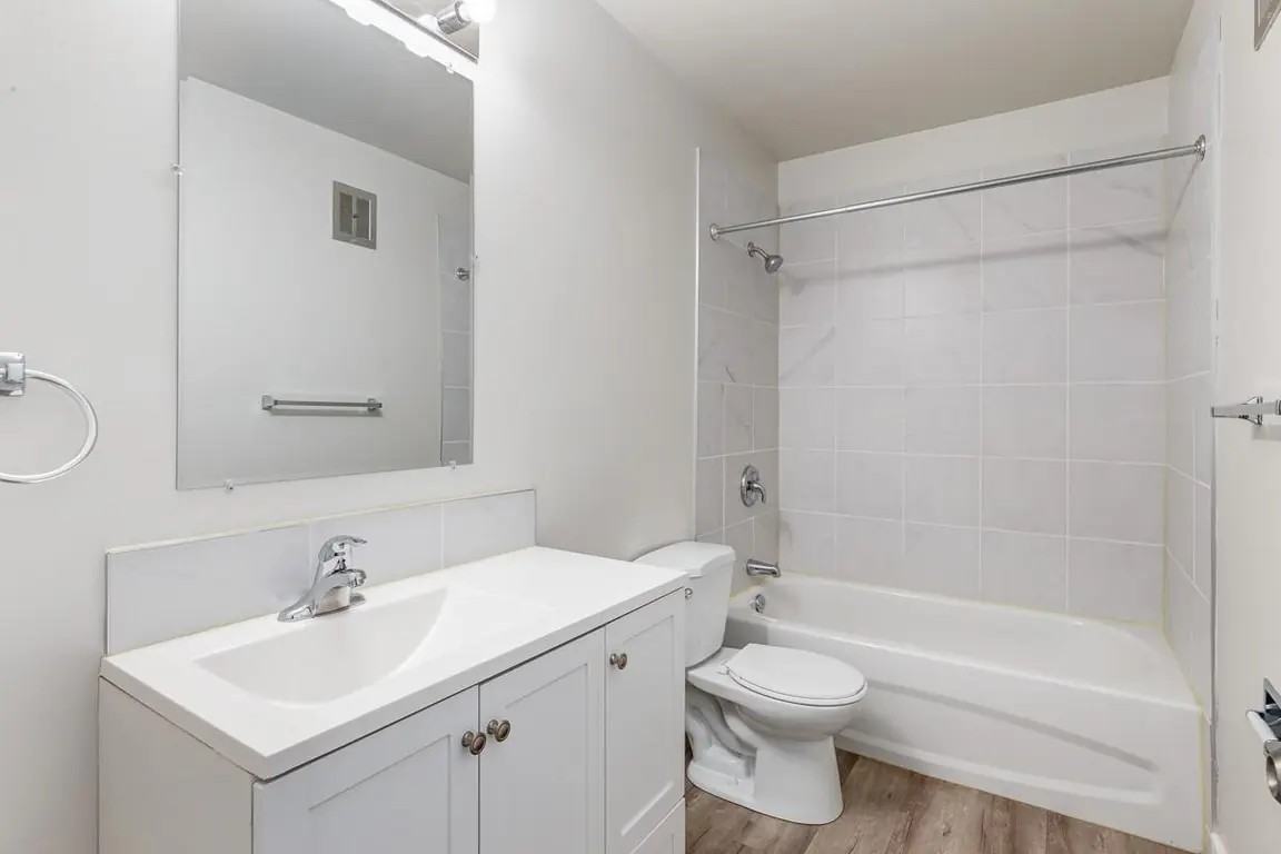 Lockwood Apartments - Photo 6 of 10