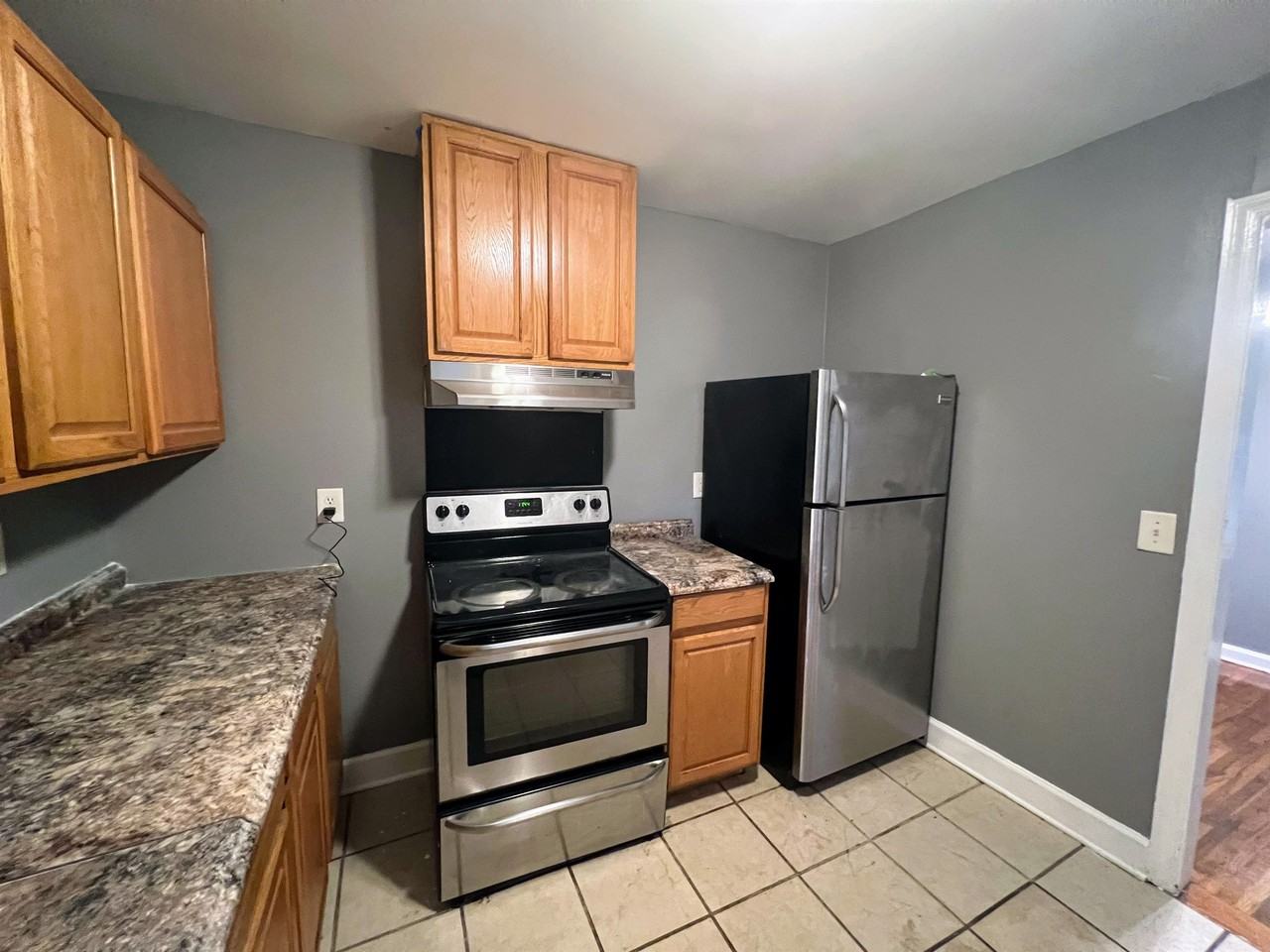 2884 Meadowview Dr Se - Photo 5 of 32