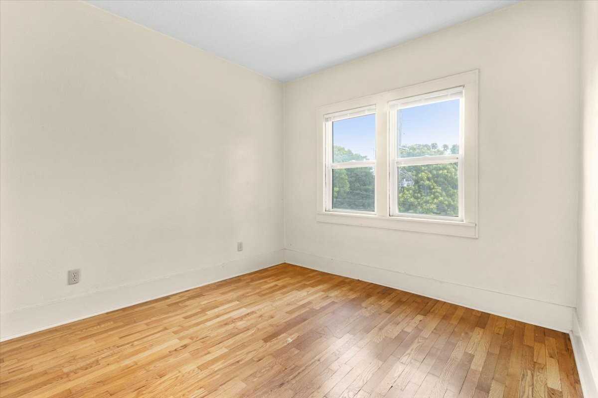 201 Elm St #B - Photo 7 of 9