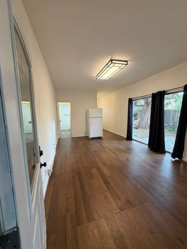 234 5th Ave #9 - Photo 4 of 12