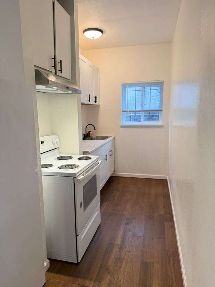 234 5th Ave #9 - Photo 5 of 12