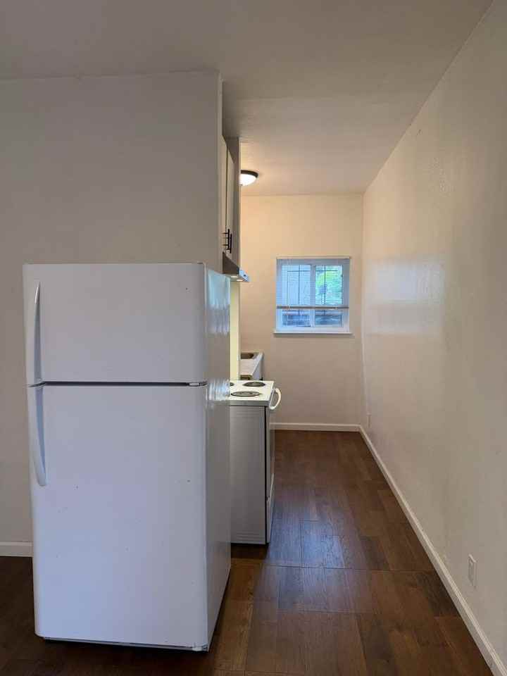 234 5th Ave #9 - Photo 6 of 12