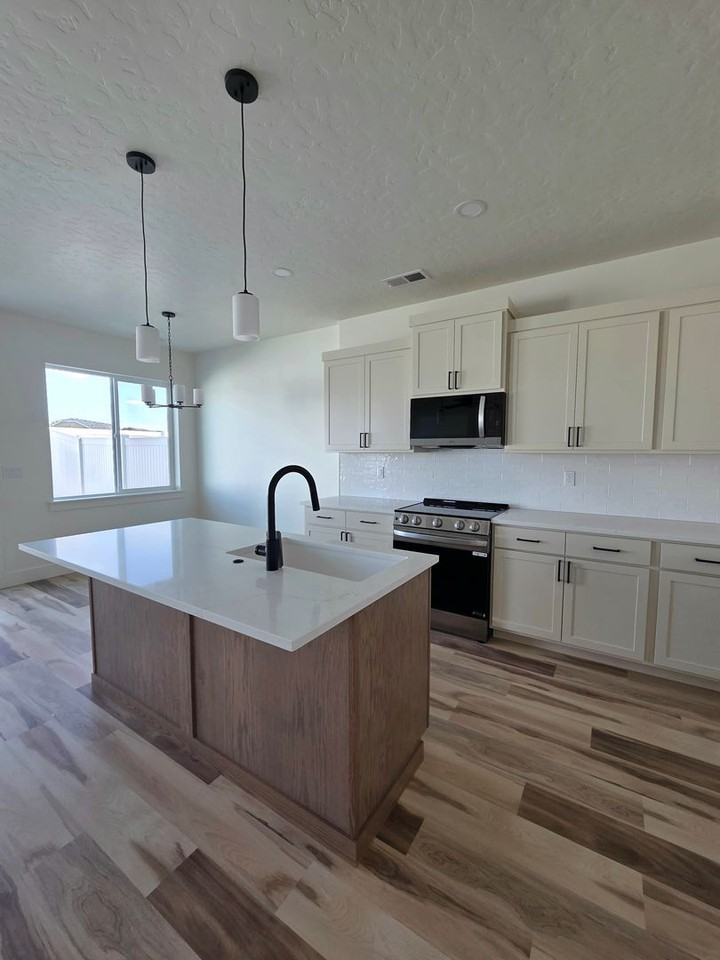 4601 Highgarden Way - Photo 7 of 21