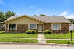 featured image of 2505 Crown Cir