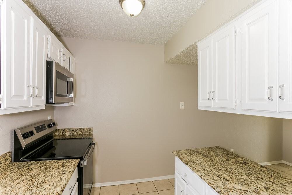 2505 Crown Cir - Photo 6 of 16