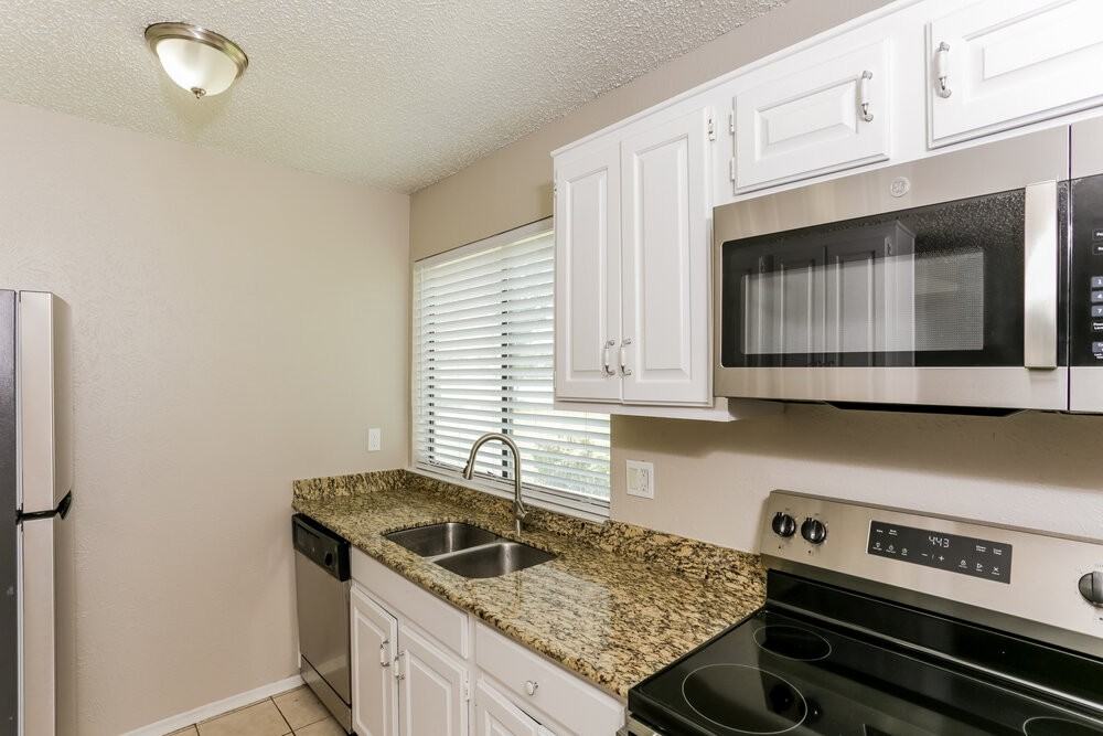 2505 Crown Cir - Photo 7 of 16
