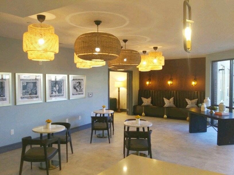 Mistletoe Station - Photo 5 of 7