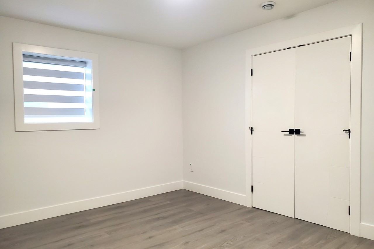 1705 167 Street #BSMT - Photo 6 of 14