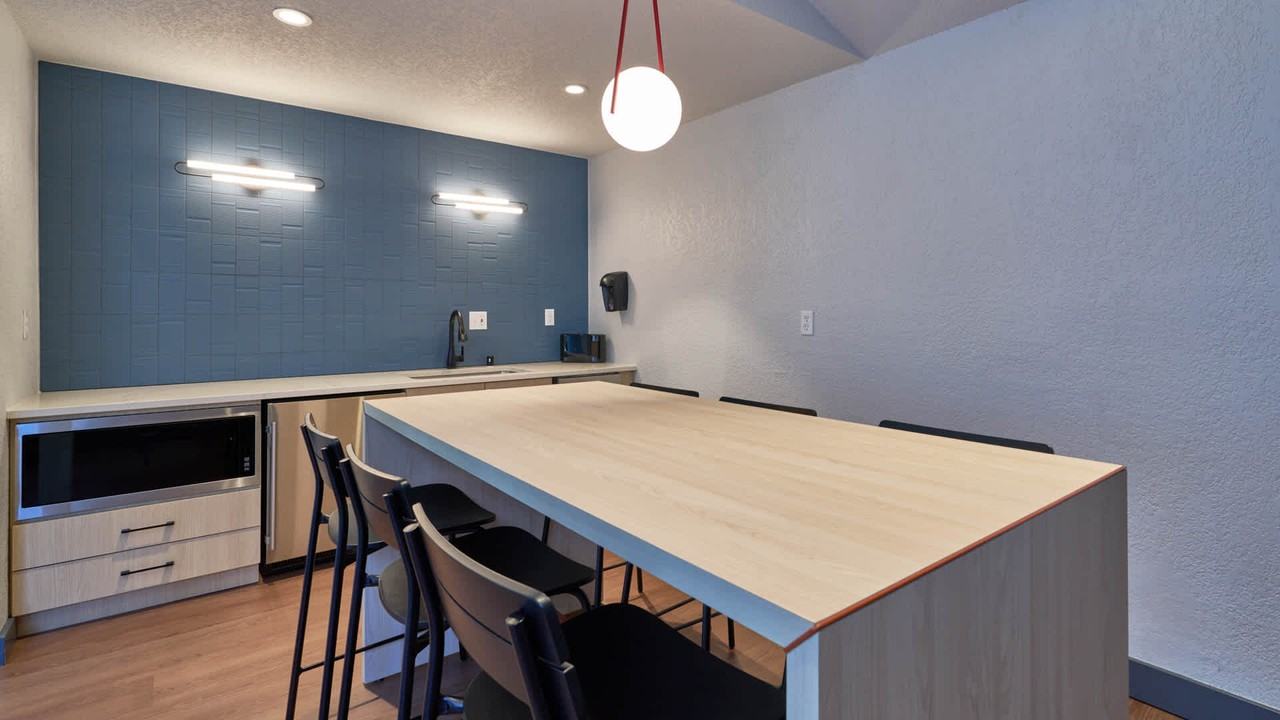 Redmond Court - Photo 6 of 41