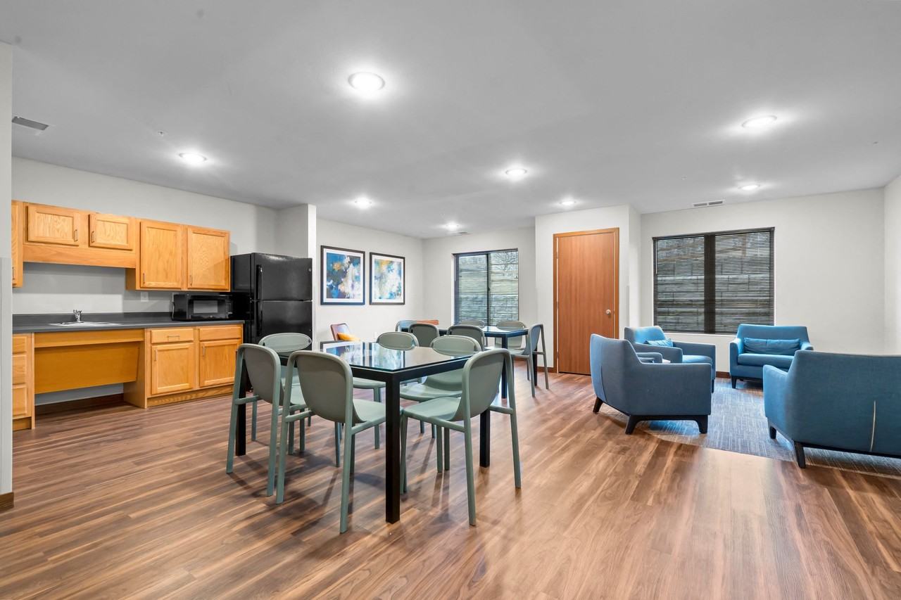 Coral North Apartments - Photo 3 of 16