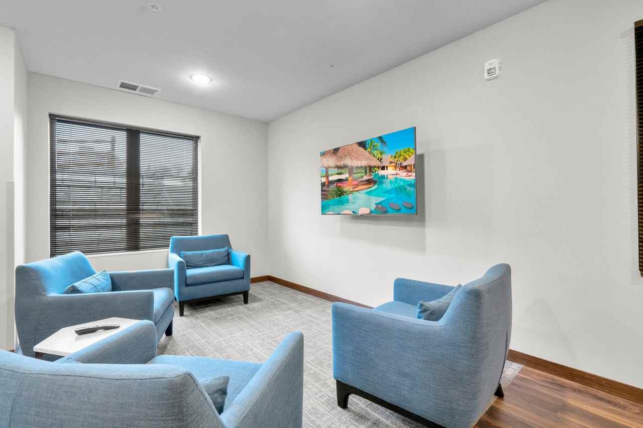 Coral North Apartments - Photo 4 of 16